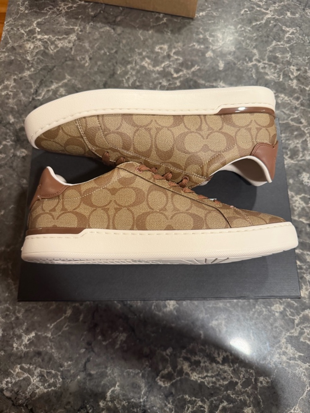NEW IN BOX Coach Clip Signature Low Top Sneaker (Khaki/Saddle) - Picture 2 of 6